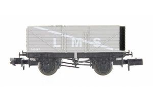 7 Plank Wagon LMS Grey 302087