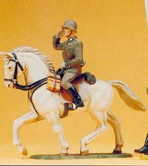 German Reich 1939-45 Saluting Officer Riding Figure