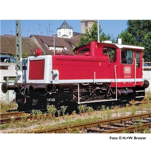 Diesel shunting locomotive, 332 021-5, DB, orient red, era V