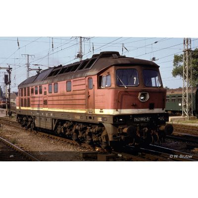 DR BR142 002-5 Diesel Locomotive IV (DCC-Sound)