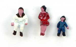 Seated Family (3) Figure Set