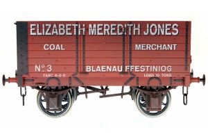 7 Plank Wagon 9' Wheelbase Elizabeth Jones No.3 Weathered