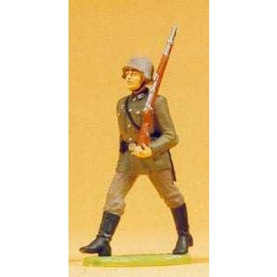 German Reich 1939-45 Soldier Marching Figure