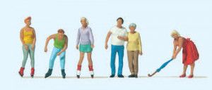 Skaters & Passers By (6) Exclusive Figure Set
