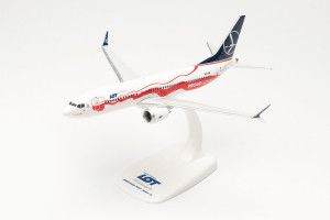 Snapfit Boeing 737 Max 8 LOT Polish Airlines (1:200)