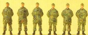 German Army Standing Soldiers Caps/Coat (6) Figure Set