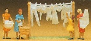 Women Hanging Washing (4) Standard Figure Set