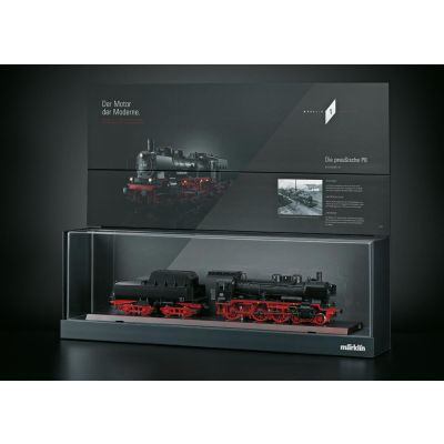 Presentation Display Case for BR38 Locomotive
