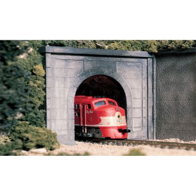 O Concrete Single Tunnel Portal