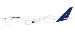 Snapfit Lufthansa Airbus A350-900 D-AIXM Schwerin (1:200)