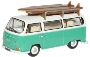 VW Bus/Roofrack/Surfboards Birch Green/White