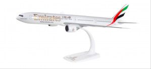 Snapfit Kit Boeing 777-300ER Emirates (1:200)