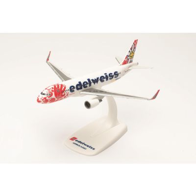 Snapfit Airbus A320 Edelweiss Air HB-JLT (1:200)