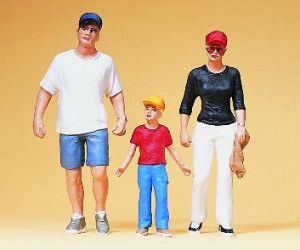 Young Family (3) Figure Set