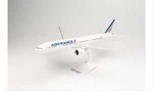 Snapfit Boeing 777-300ER Air France 2021 Livery (1:200)