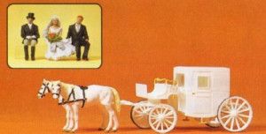 Horse Drawn Wedding Carriage (Closed) Figure Set