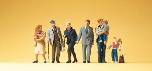 Passers By with Children (6) Exclusive Figure Set