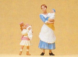 Nursemaid with Children (4) Figure Set