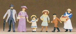 Family 1900 (6) Exclusive Figure Set