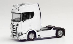 Scania CS20 HD Tractor Unit w/Light Bar & Bumper White