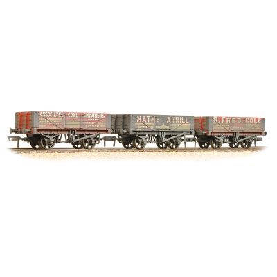 5 Plank Wooden Floor 3-Wagon Pack 'Private Owner Coal Traders' [W]
